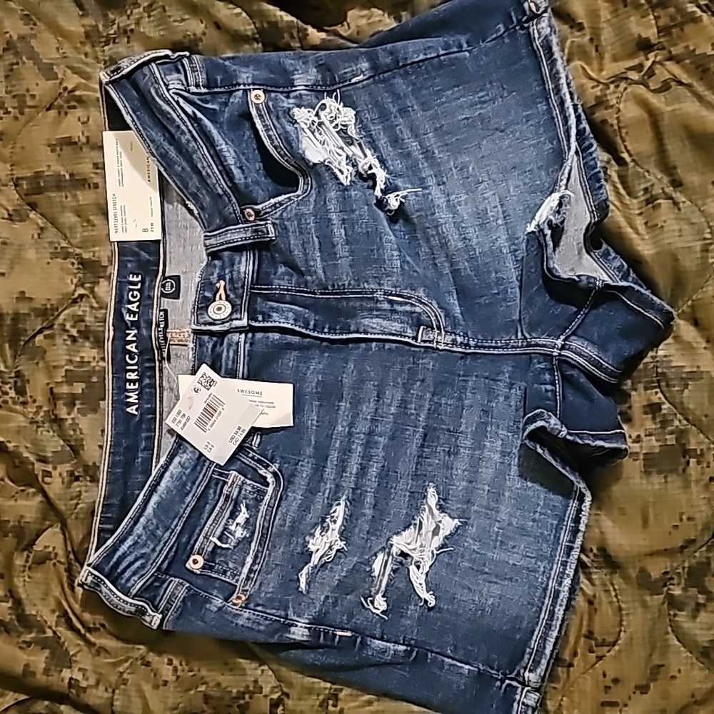 American Eagle size 8 high v-rise shortie next level stretch